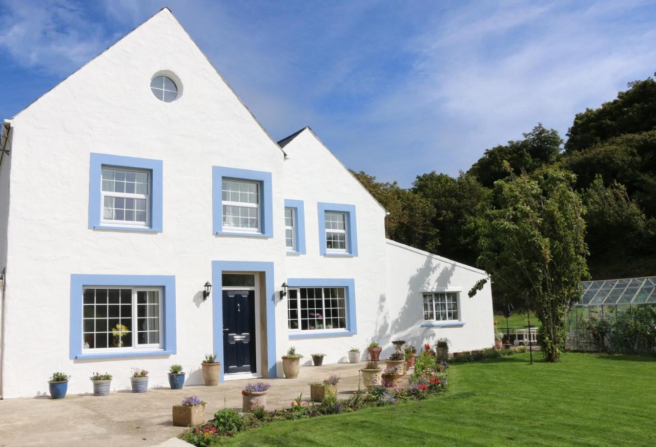 Ty Nant Little Haven Bed & Breakfast Exterior photo